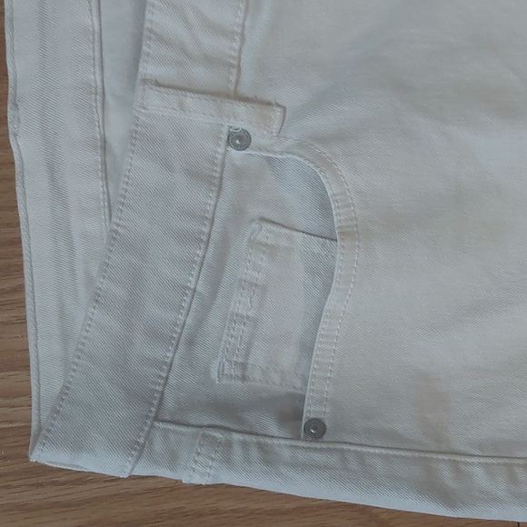 White denim, capri, size 24 - Picture 3 of 9